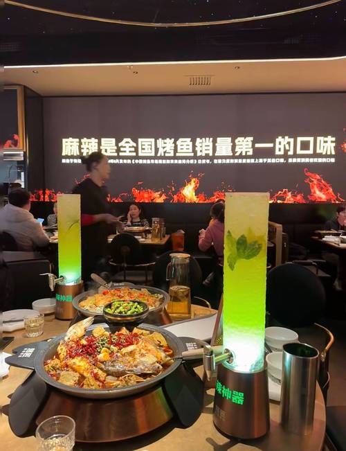 排队15小时只为一条烤鱼 烤匠凭什么从川渝火到全国？